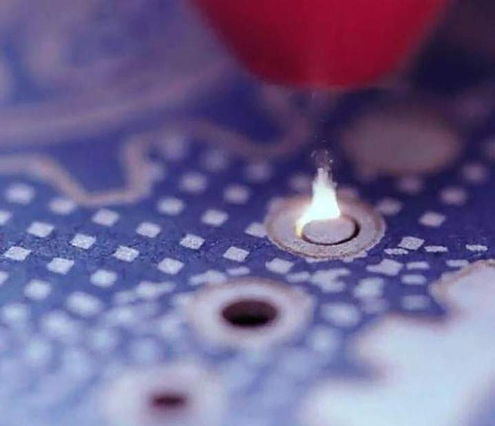 Gravure personnalisée sur objets métalliques