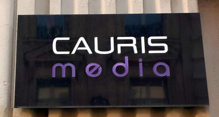 Fabrication de plaque professionnelle plexiglas Île-de-France