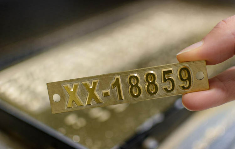 Marquage plaque en laiton Paris